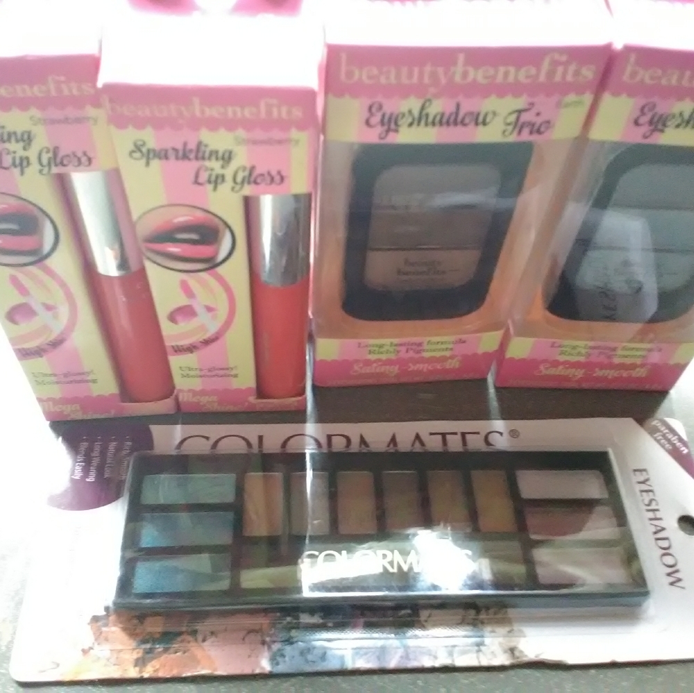 Beauty Benefits Bundle of 7 pieces .